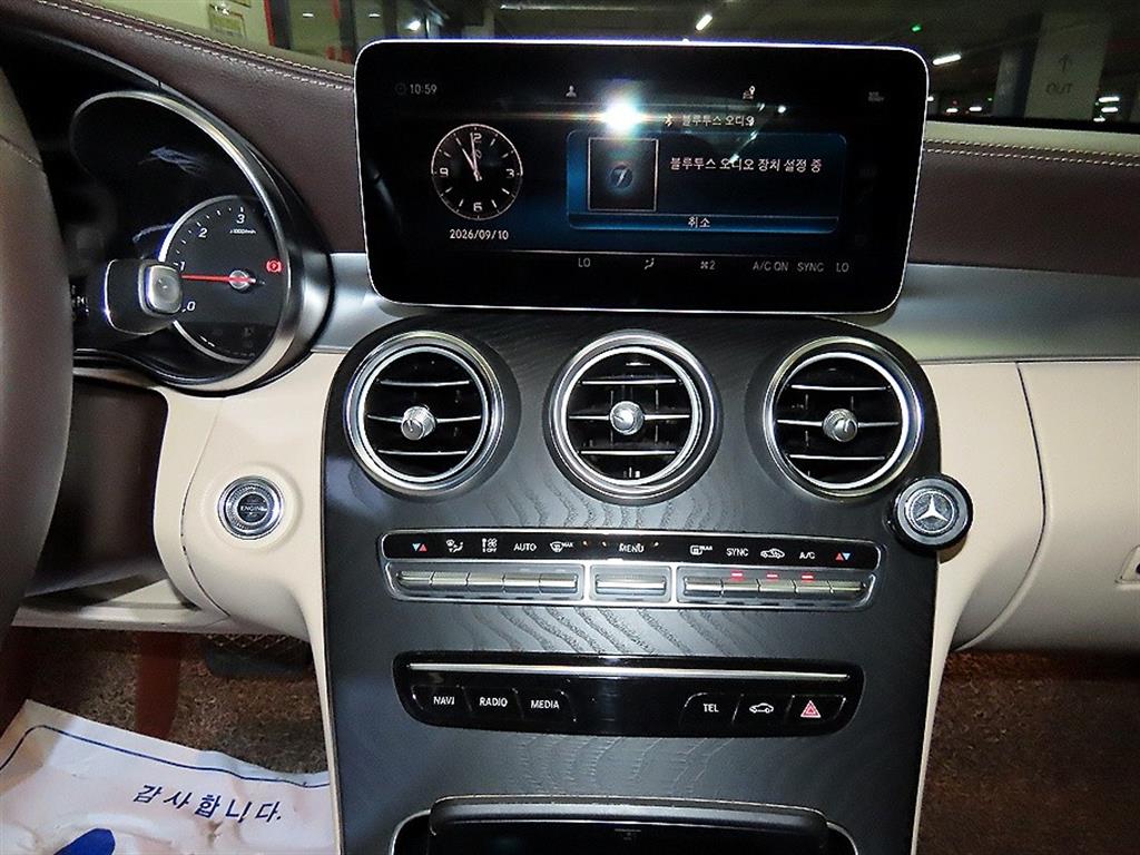 Mercedes-Benz C-Class — photo 11