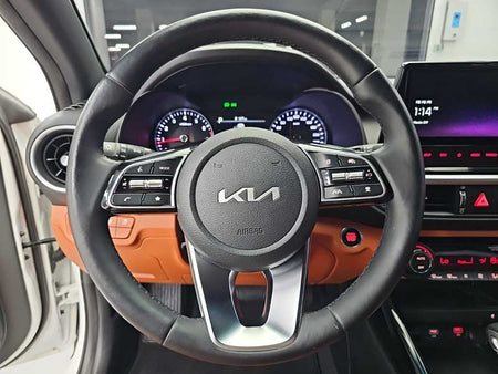 Kia K3 — photo 09