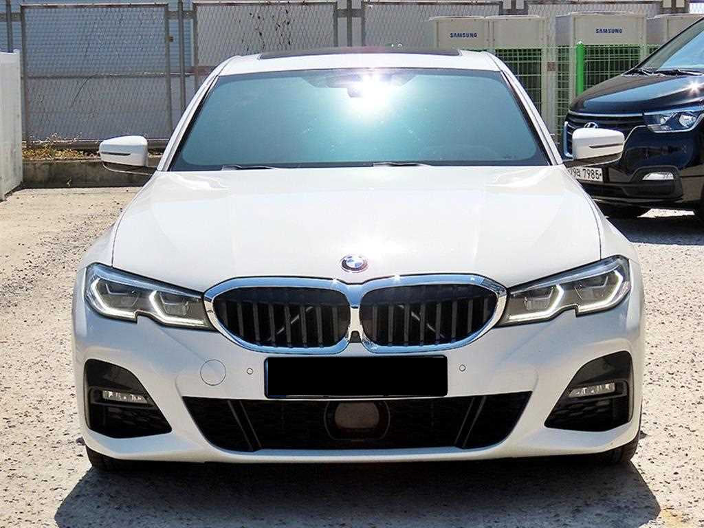 BMW 3-Series — photo 01