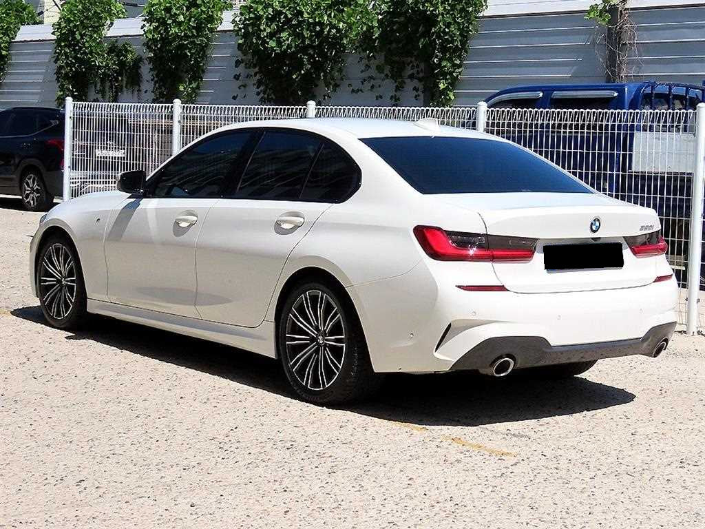 BMW 3-Series — photo 03