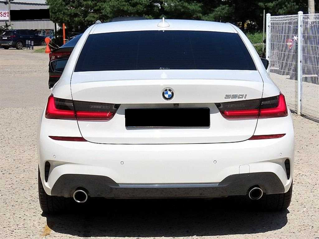 BMW 3-Series — photo 04