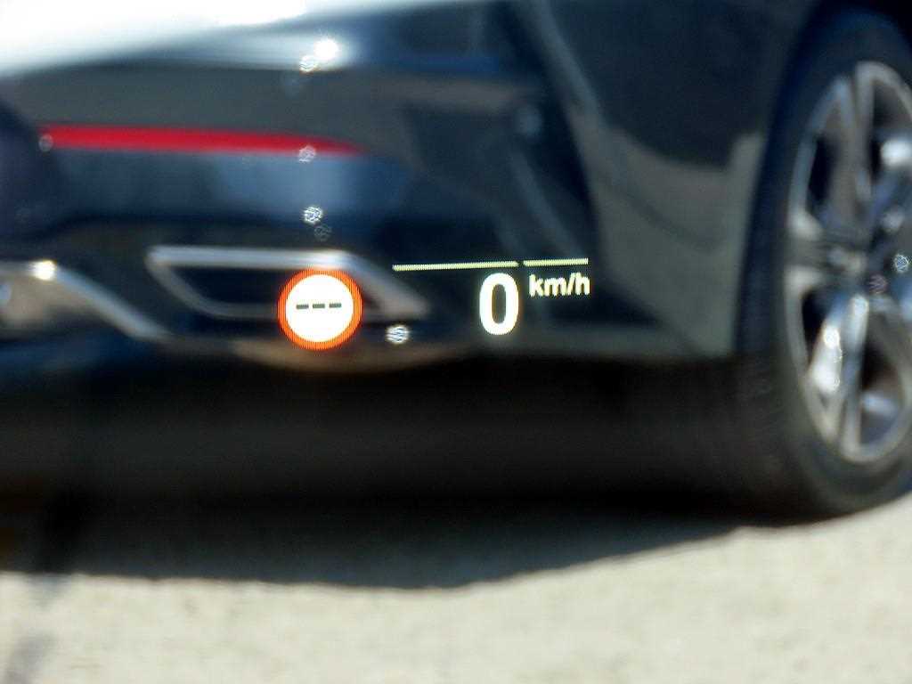 BMW 3-Series — photo 10