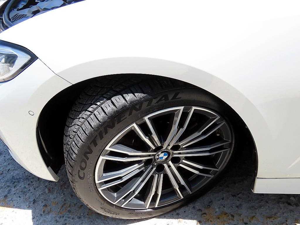 BMW 3-Series — photo 20