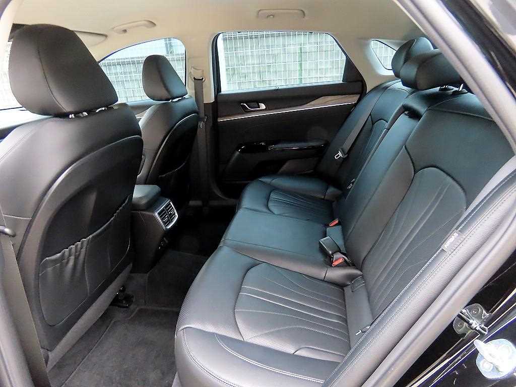 Kia K5 — photo 06