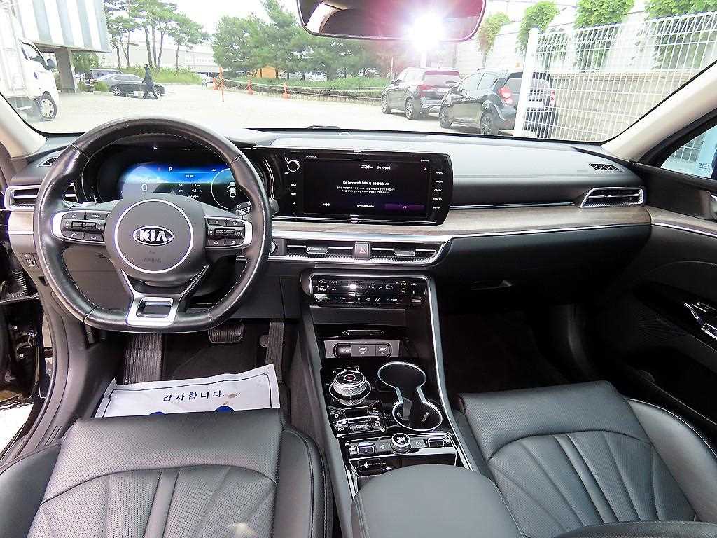 Kia K5 — photo 07