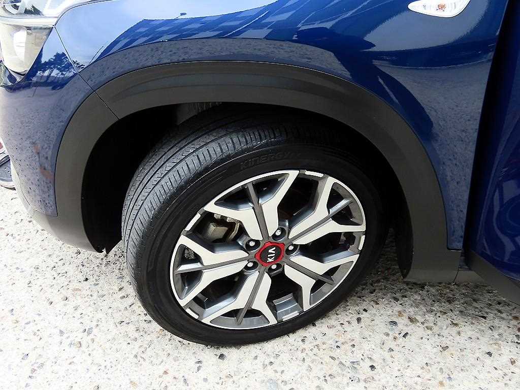 Kia Seltos — photo 18