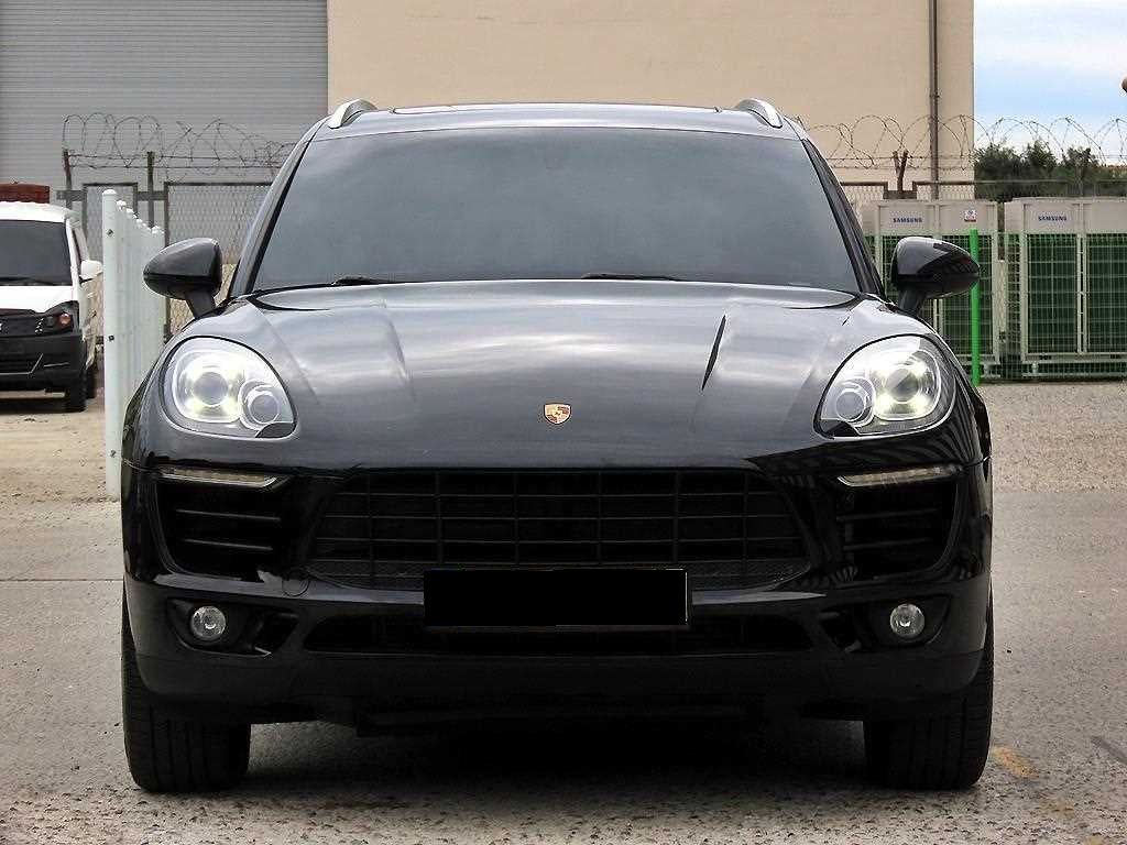 Porsche Macan — photo 01