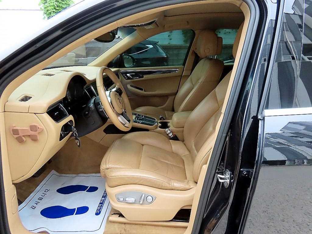 Porsche Macan — photo 05