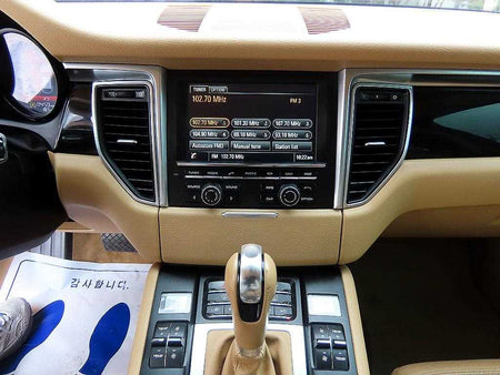 Porsche Macan — photo 13