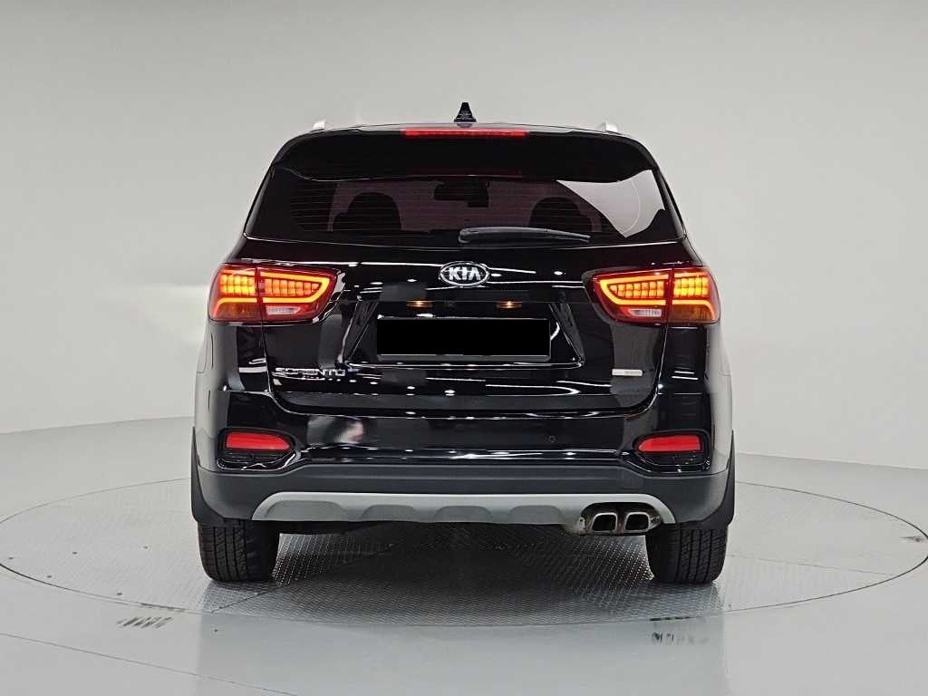 Kia Sorento — photo 03
