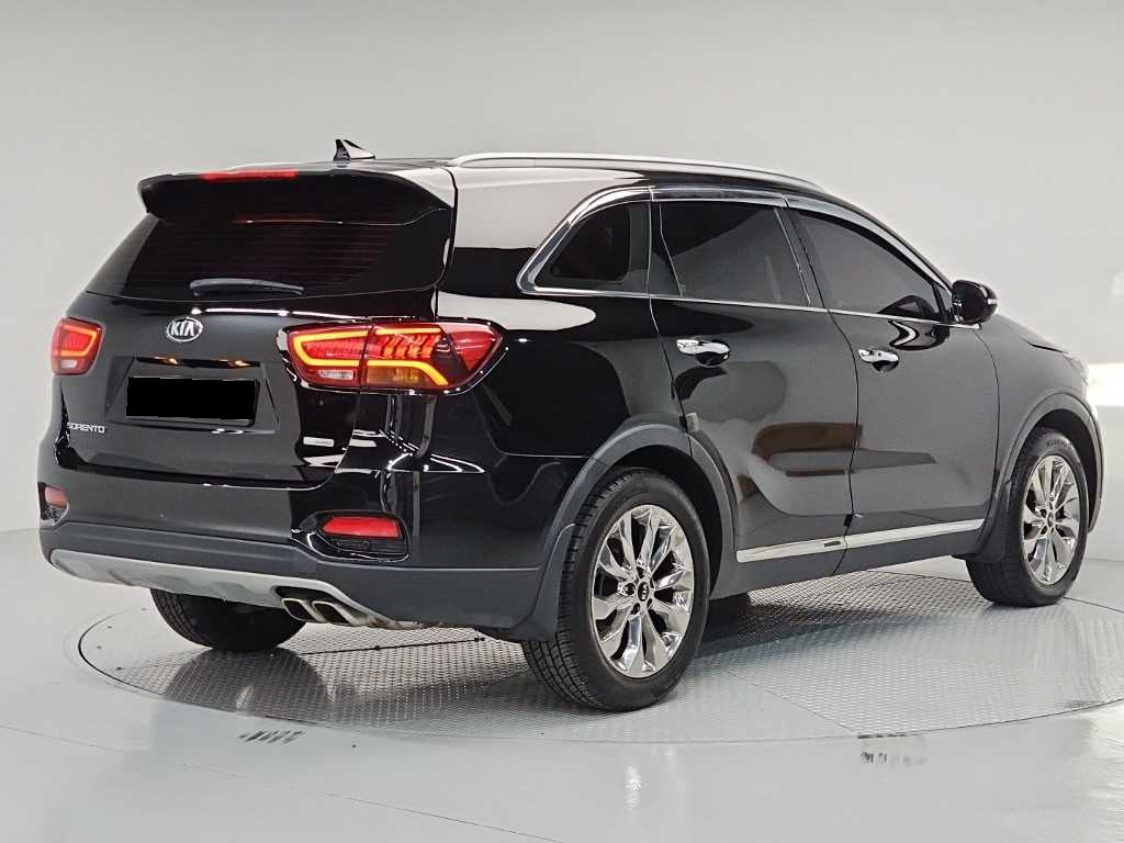 Kia Sorento — photo 04