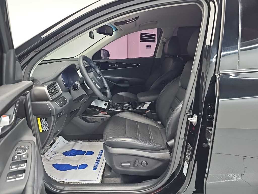 Kia Sorento — photo 11