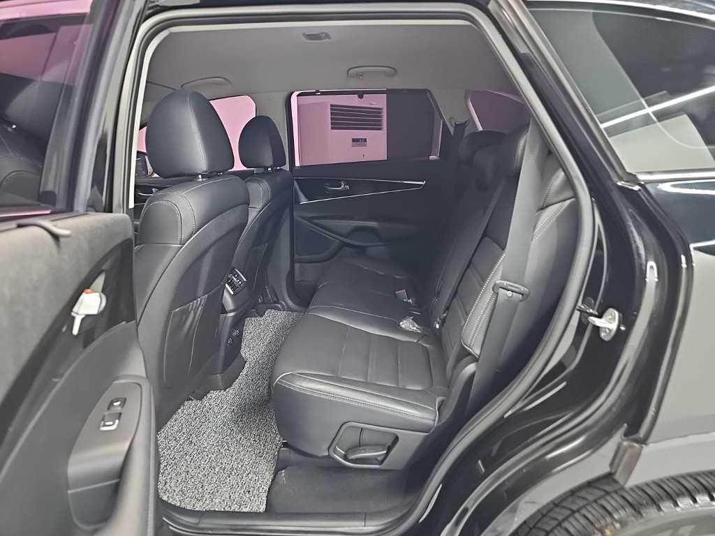 Kia Sorento — photo 12