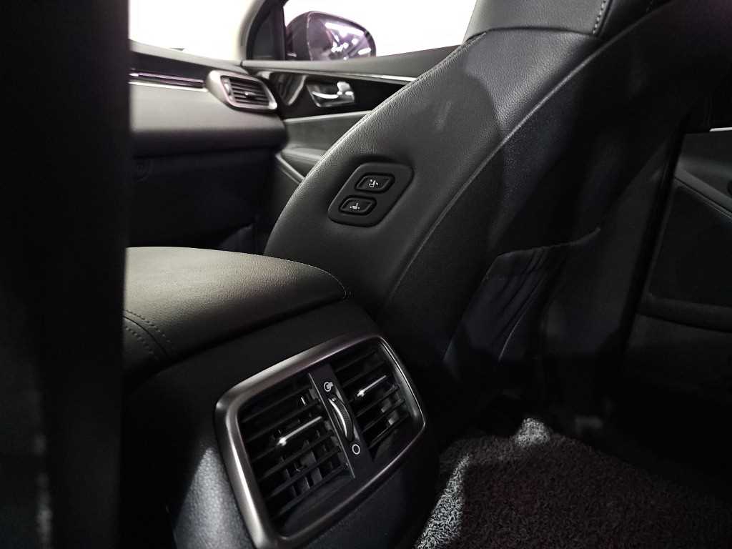 Kia Sorento — photo 14