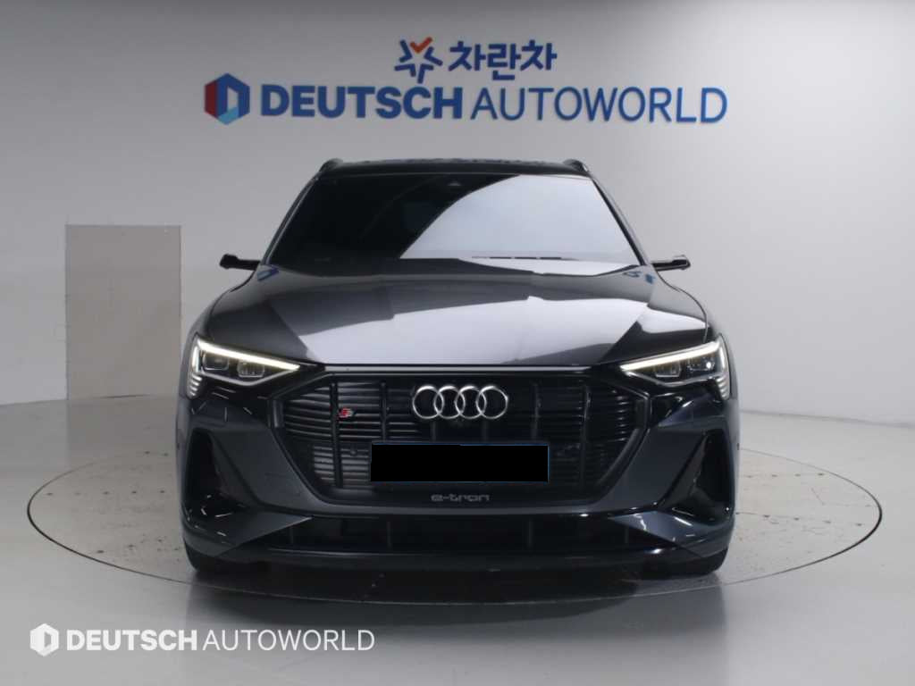 Audi e-tron — photo 03