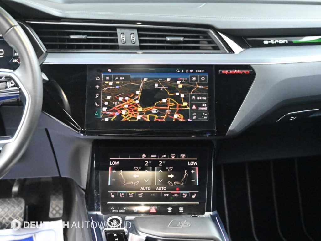 Audi e-tron — photo 14