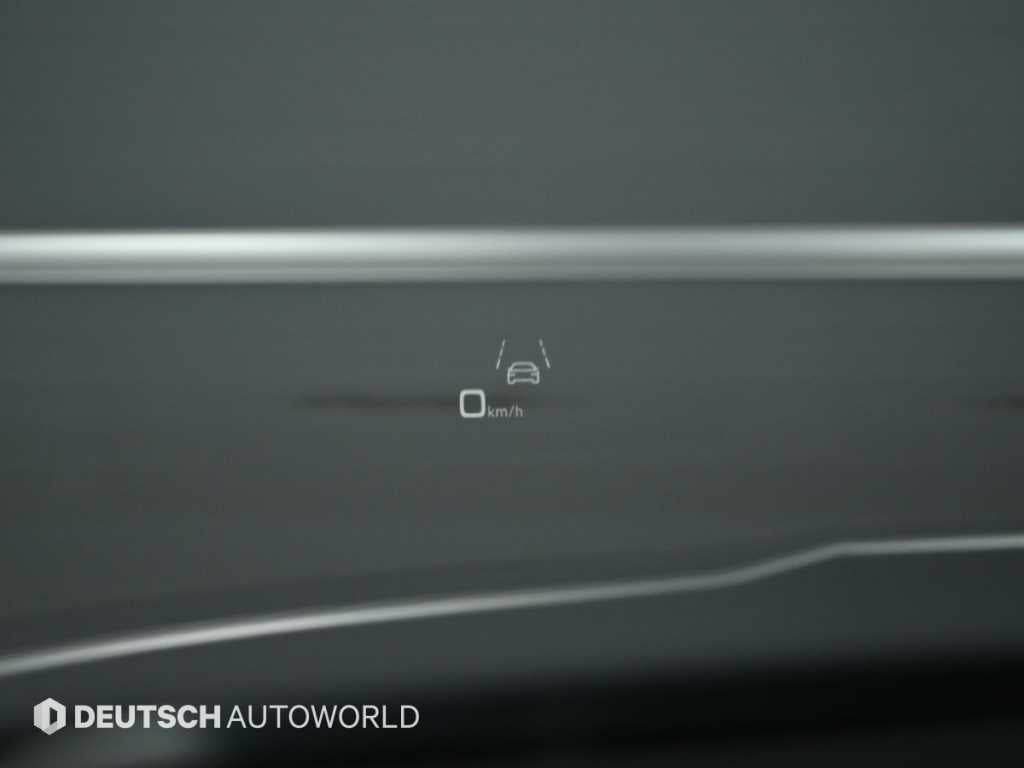 Audi e-tron — photo 17