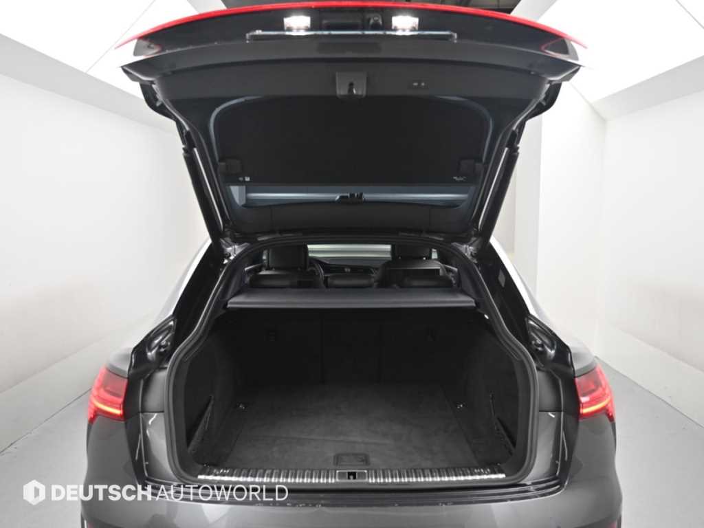 Audi e-tron — photo 19