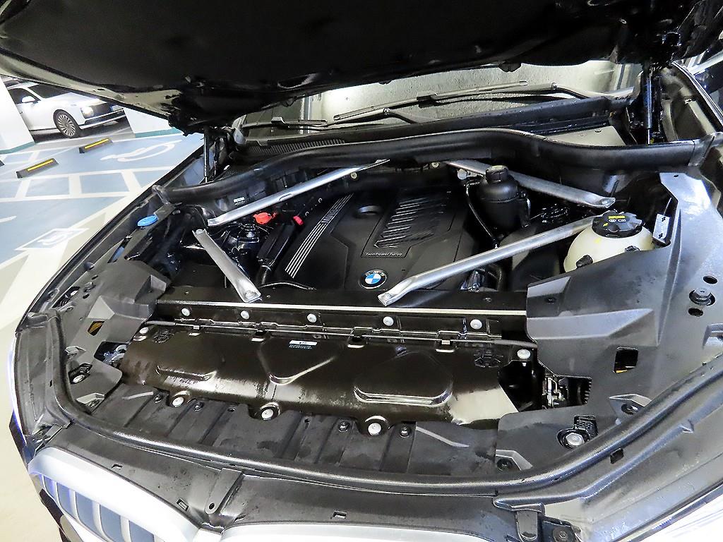 BMW X6 — photo 19