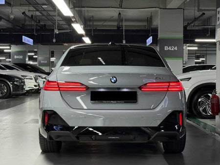 BMW 5-Series — photo 04