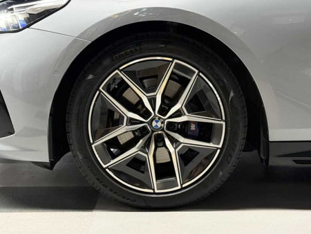 BMW 5-Series — photo 05