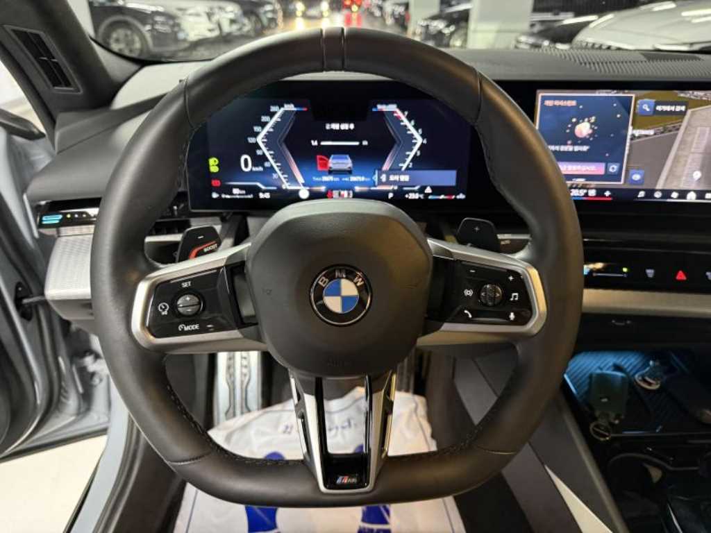 BMW 5-Series — photo 11