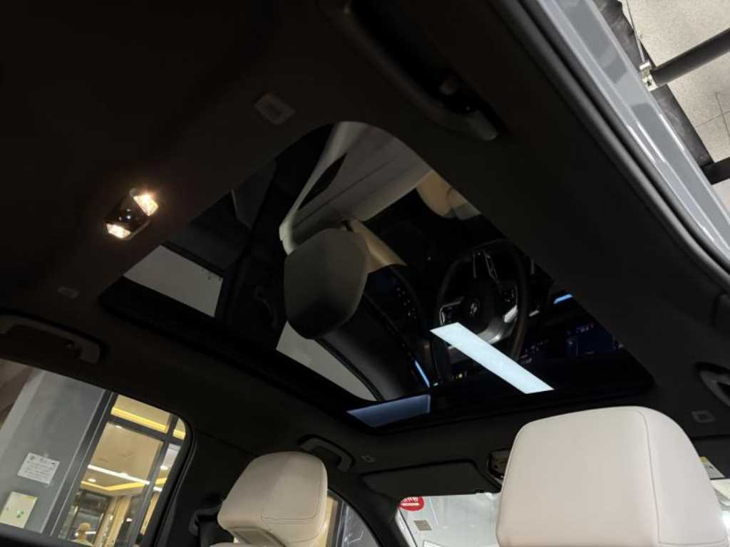 BMW 5-Series — photo 18