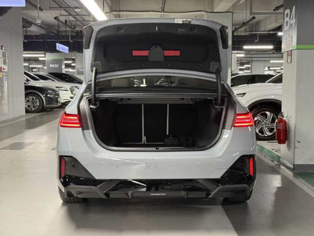 BMW 5-Series — photo 19