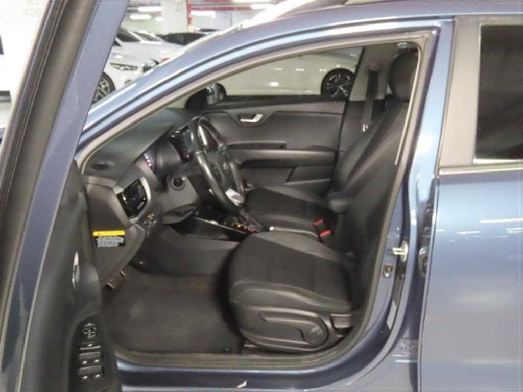 Kia Stonic — photo 13