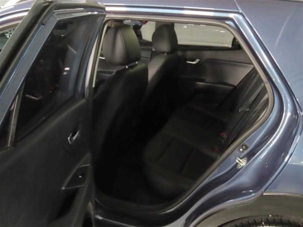 Kia Stonic — photo 14