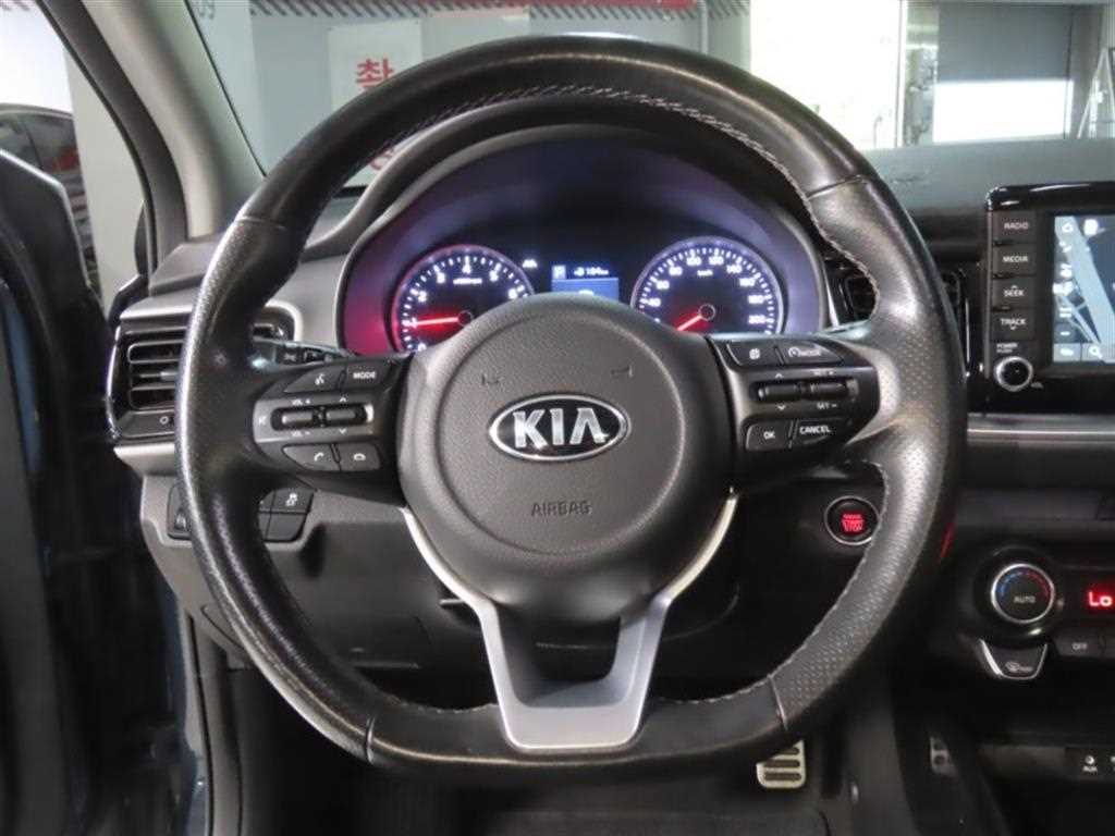 Kia Stonic — photo 15