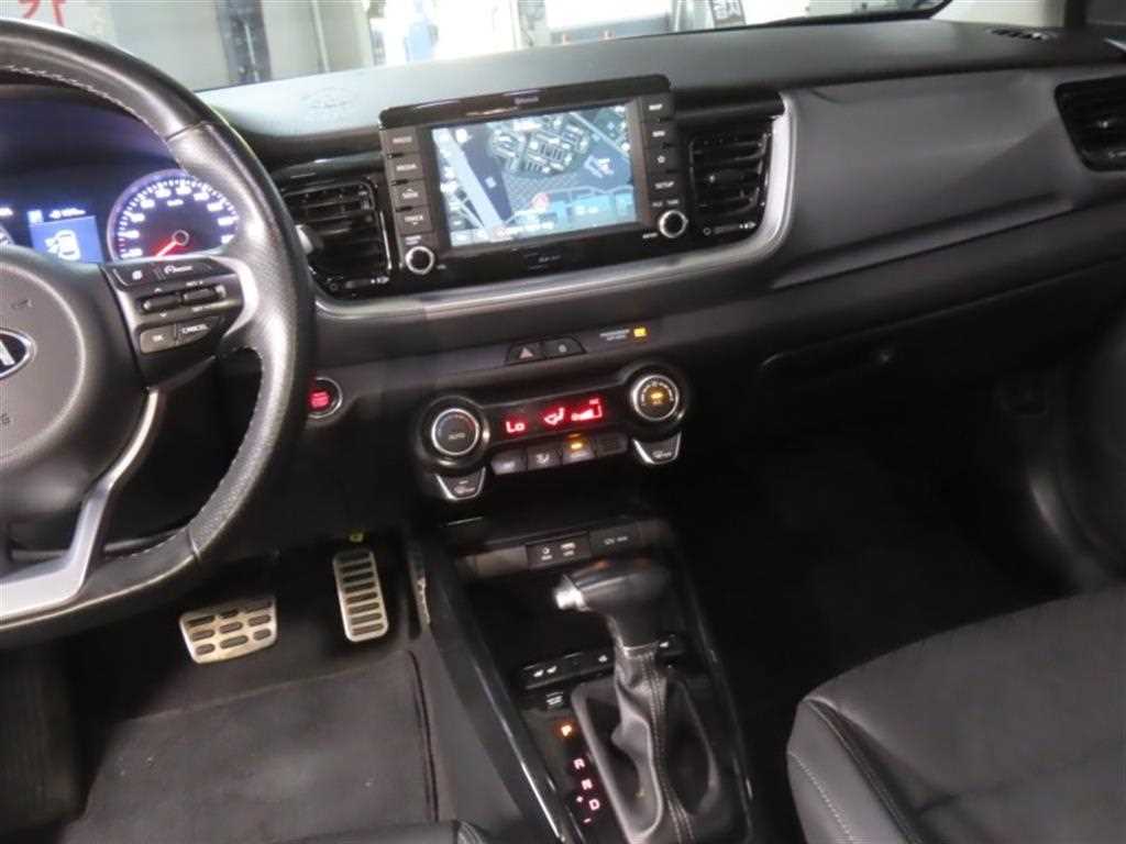 Kia Stonic — photo 16