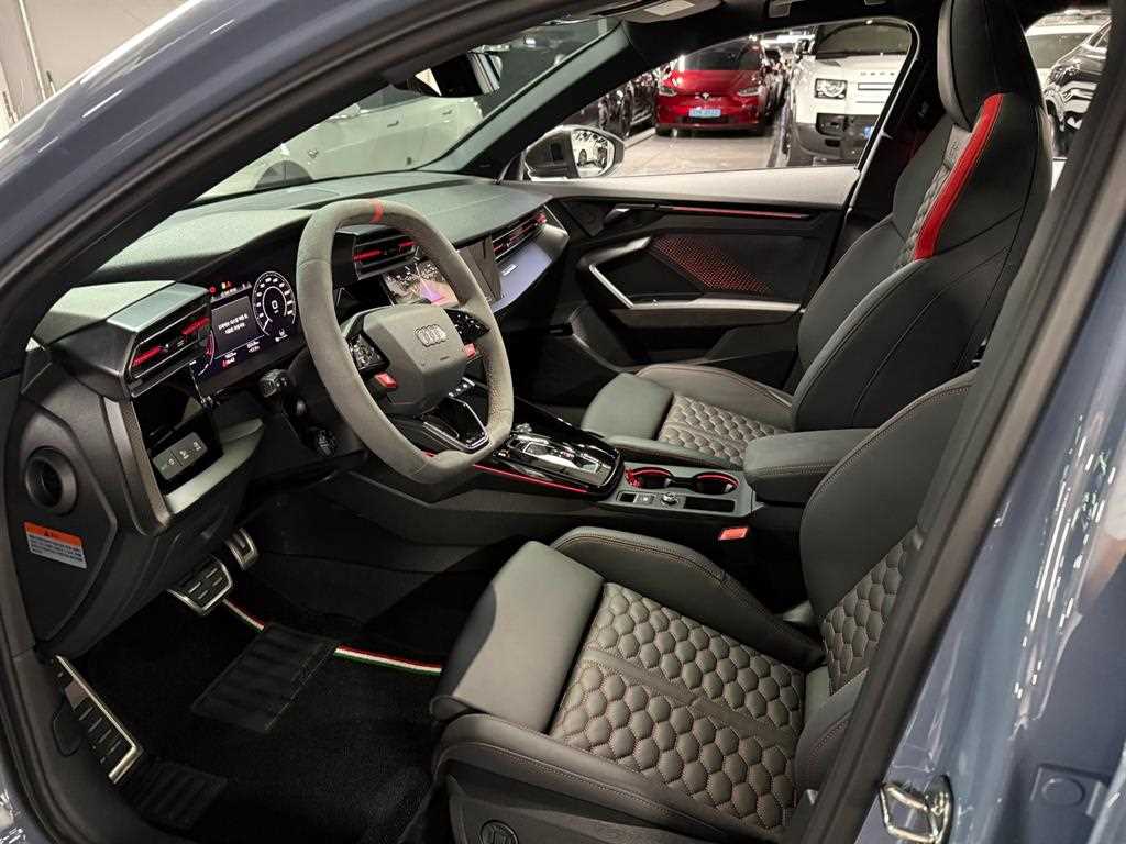 Audi RS3 — photo 10