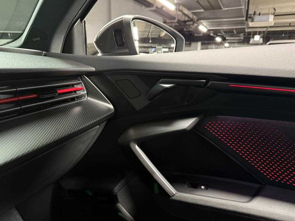 Audi RS3 — photo 17