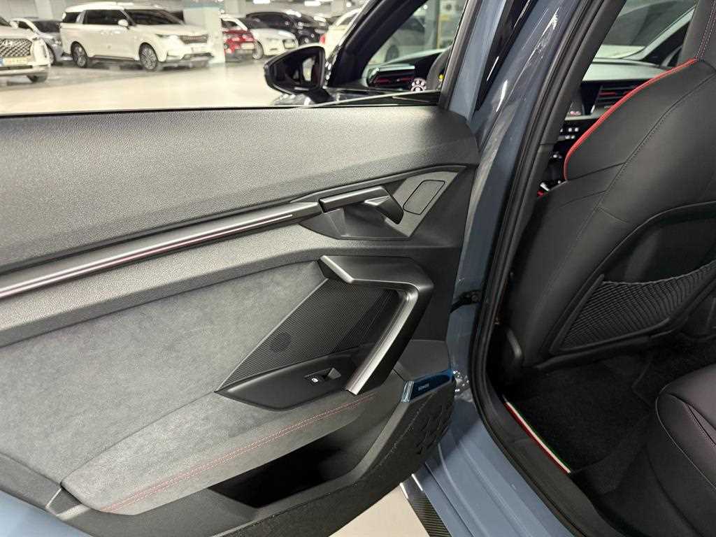 Audi RS3 — photo 18