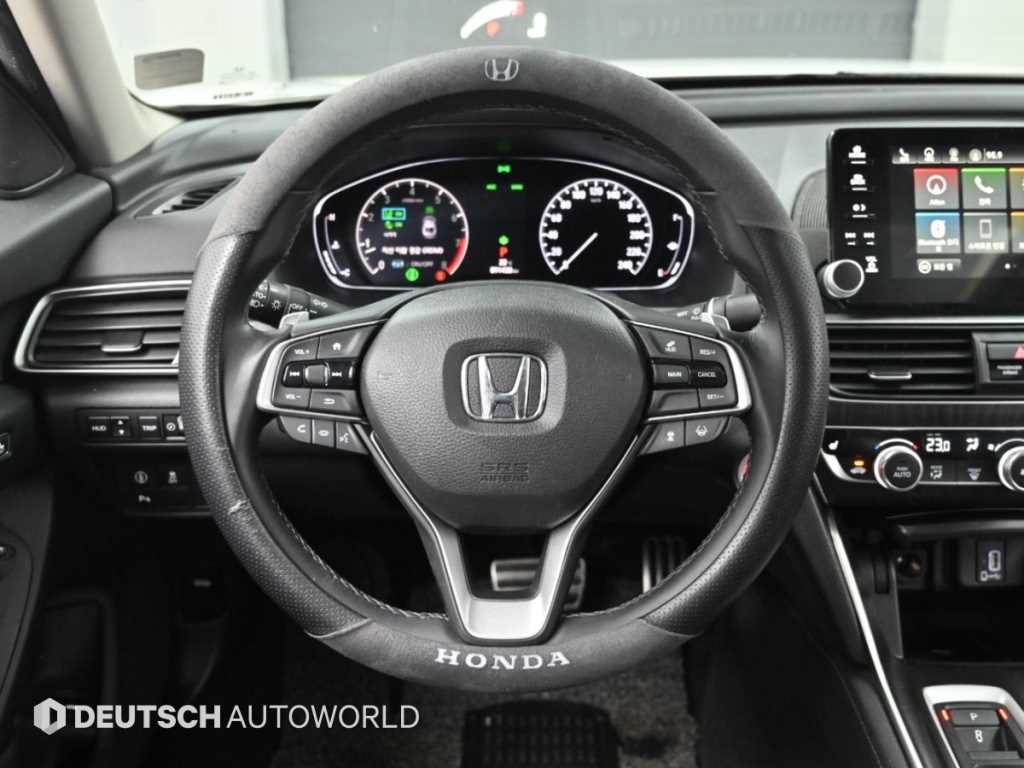 Honda Accord — photo 13