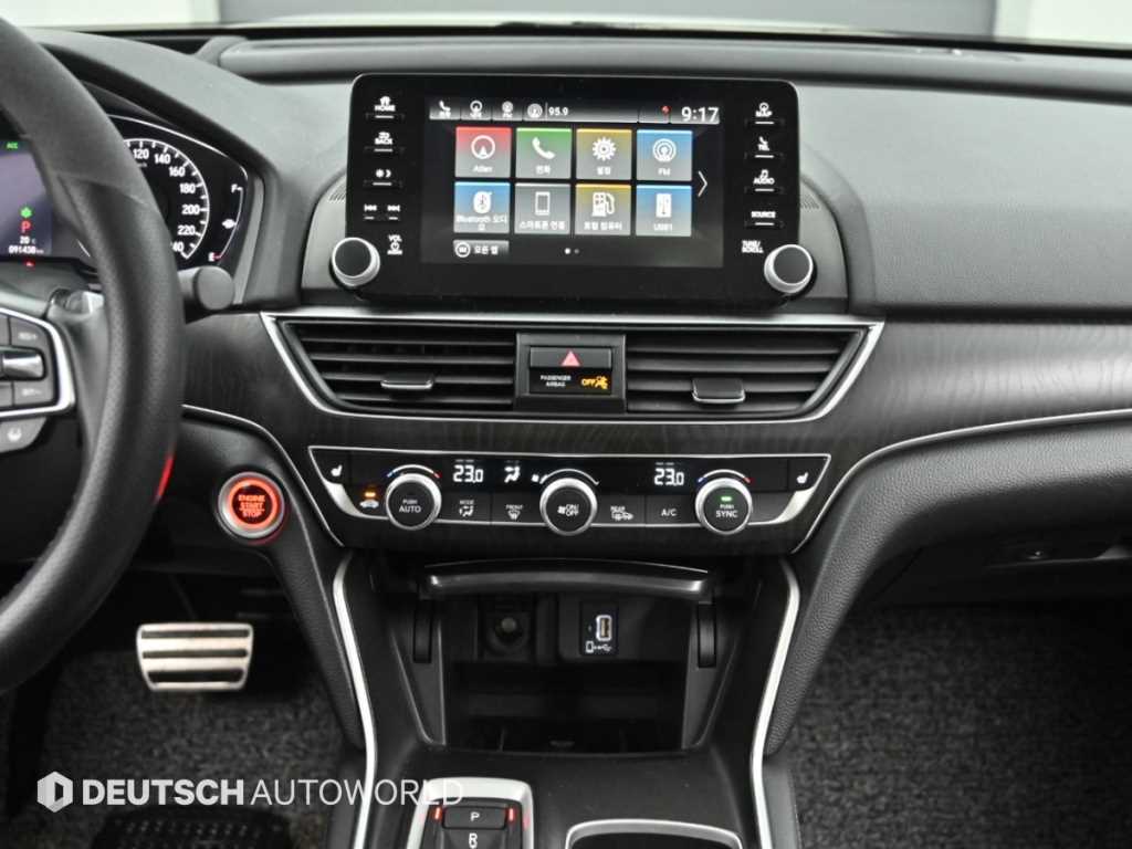 Honda Accord — photo 14
