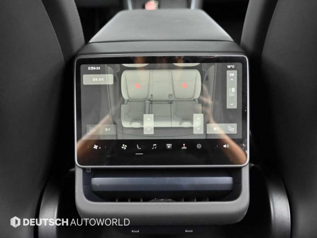 Tesla Model Y — photo 16