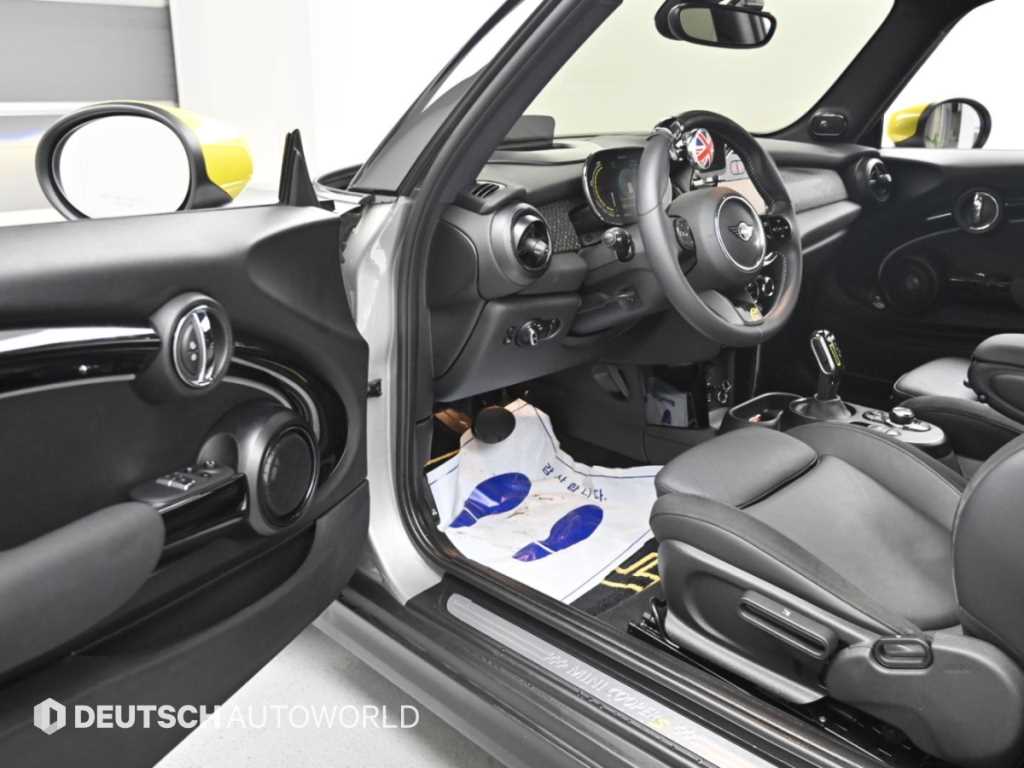 Mini Cooper — photo 11