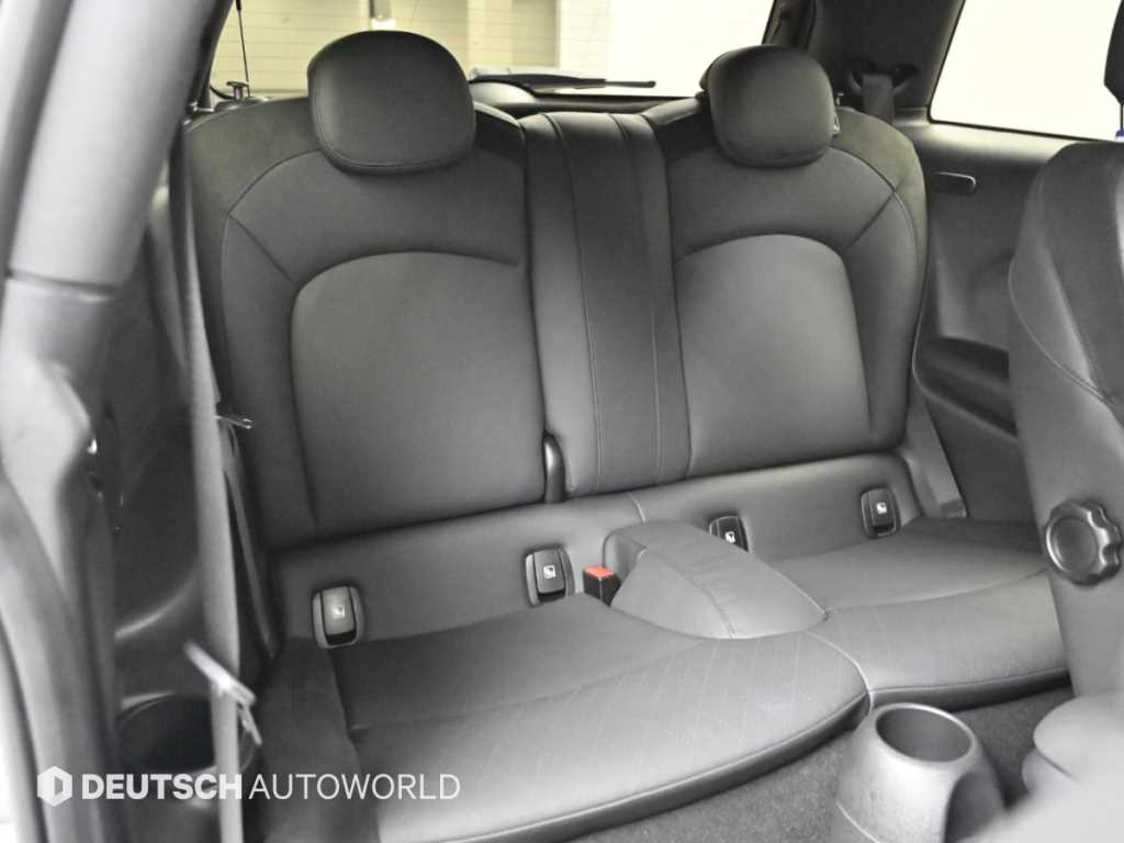 Mini Cooper — photo 12