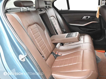 BMW 3-Series — photo 12