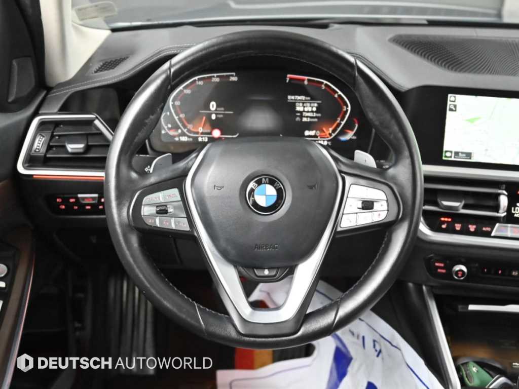 BMW 3-Series — photo 13