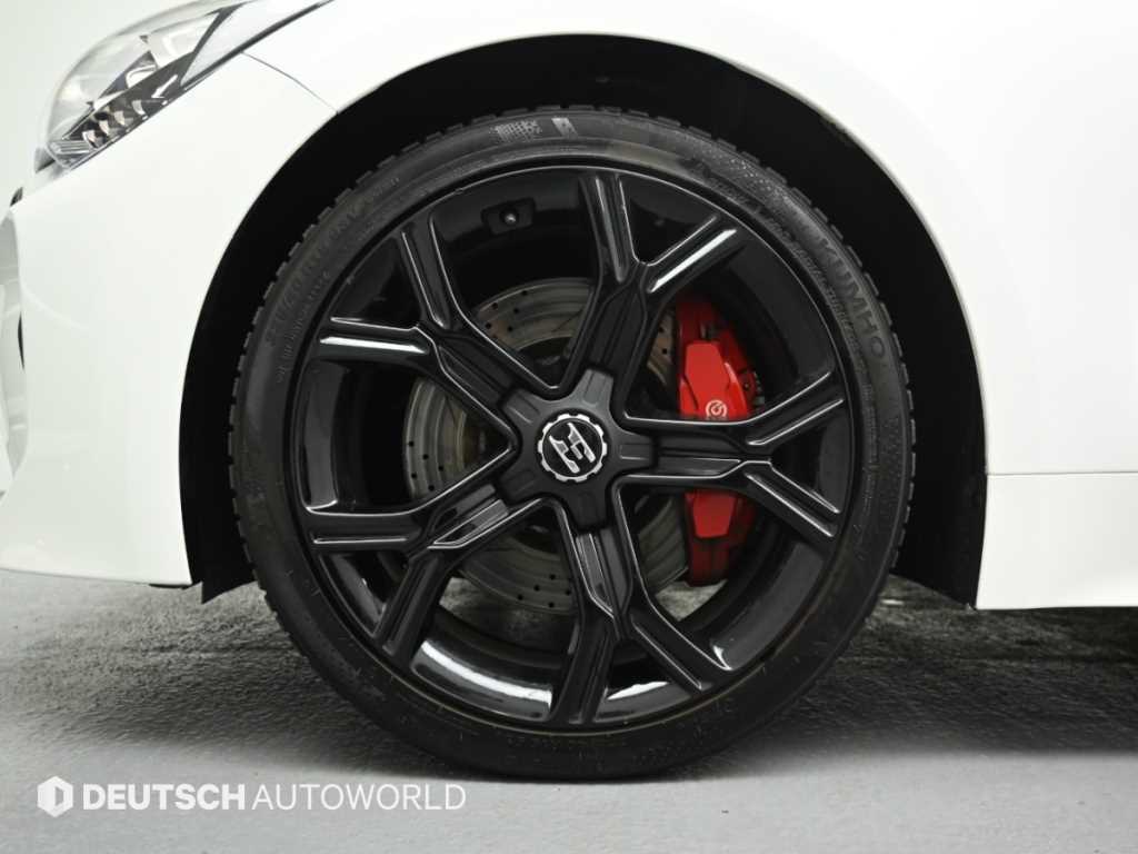 Kia Stinger — photo 06