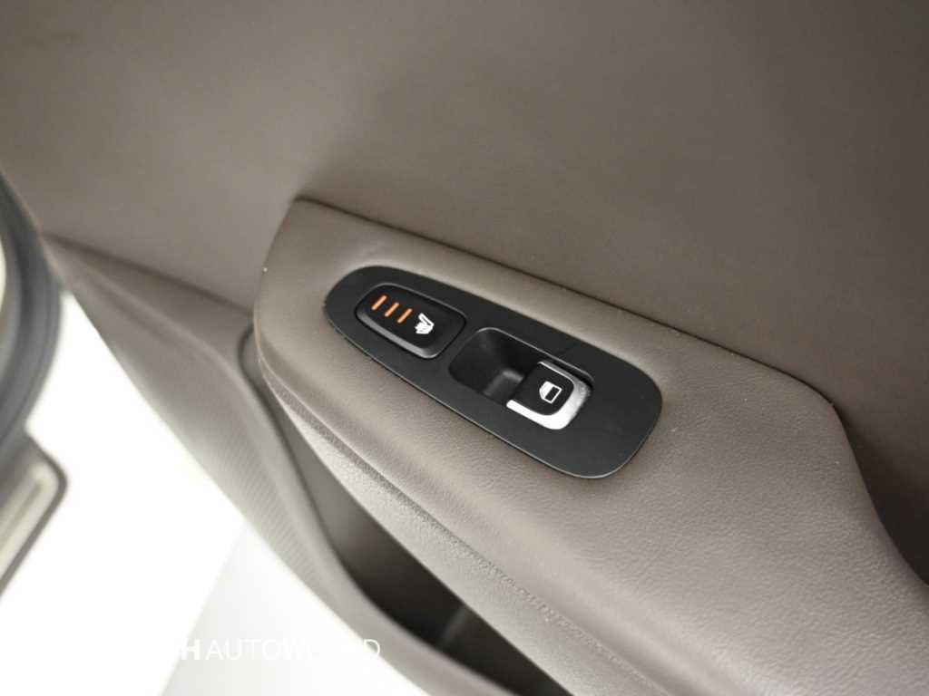 Kia Stinger — photo 19