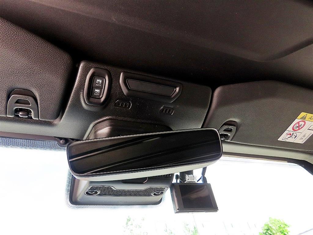 Jeep Wrangler — photo 11