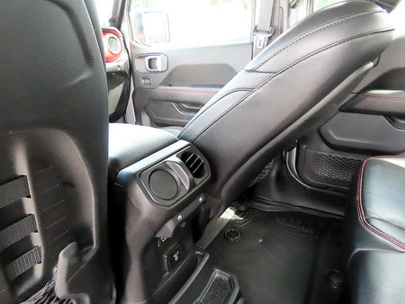Jeep Wrangler — photo 14