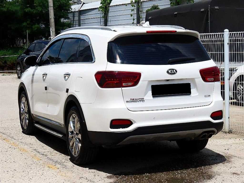 Kia Sorento — photo 03
