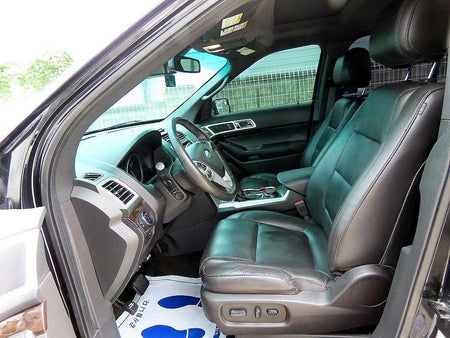 Ford Explorer — photo 05
