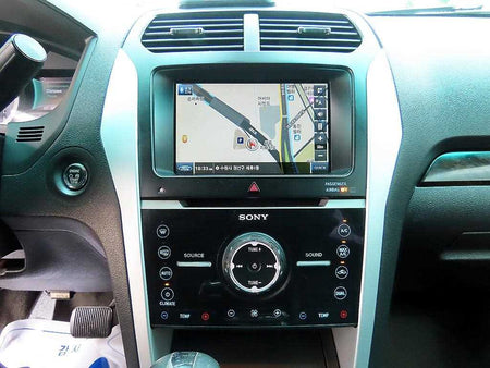 Ford Explorer — photo 12