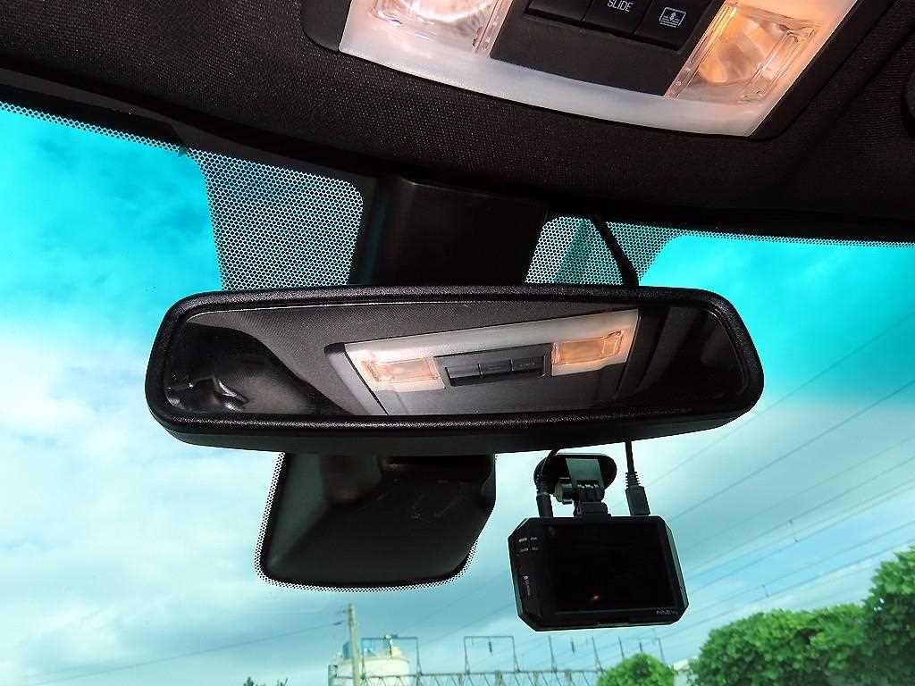Ford Explorer — photo 14